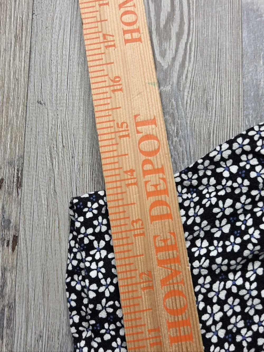 Reformation A-Line Long Bea Skirt Size 8 Black And White Daisy Flowers